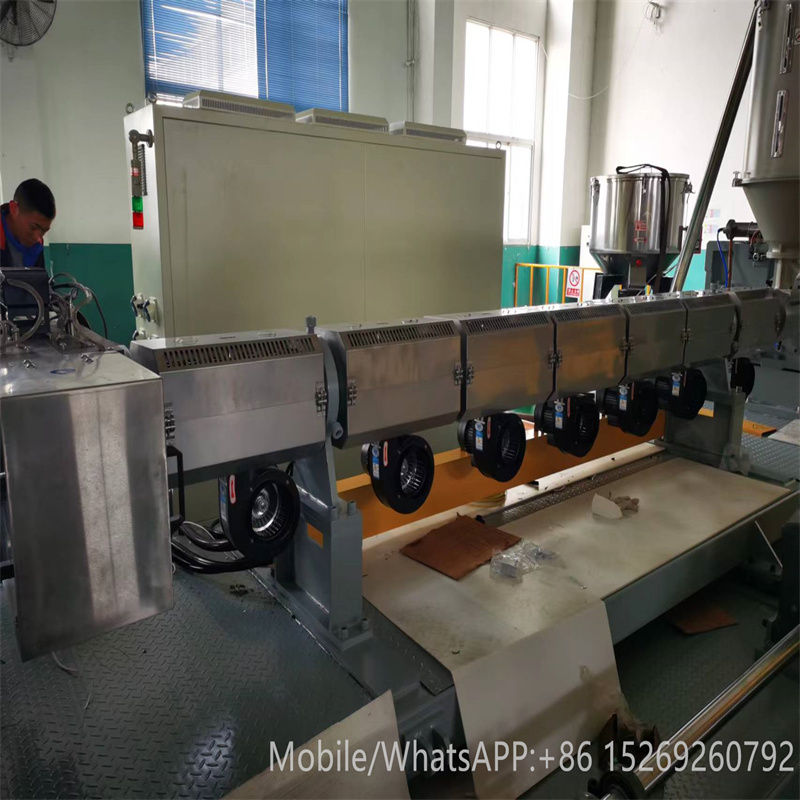 plastic corrugated hollow board making production machine
